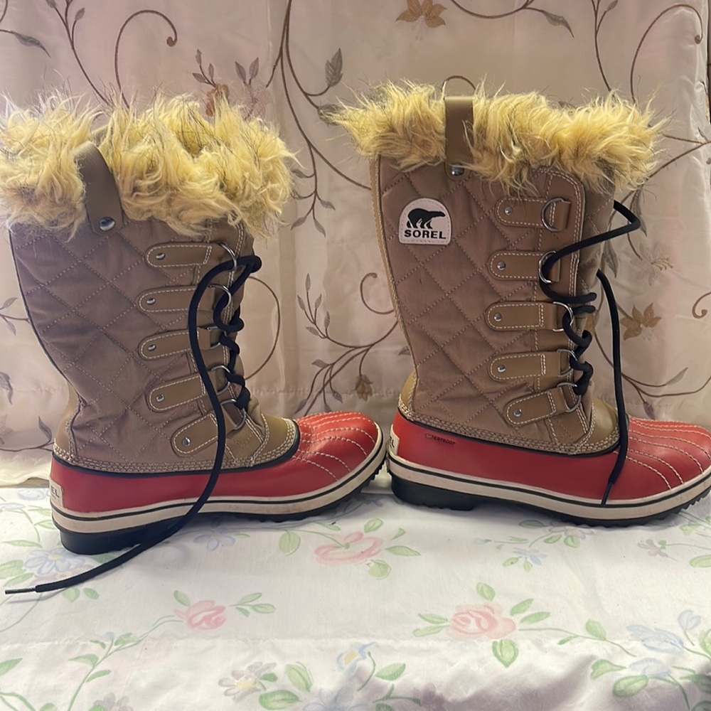 Sorel Women’s Boots. Mint Condition